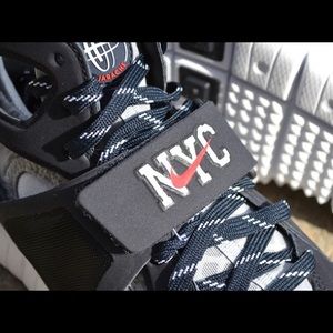 Nike Free Huarache NYC “Yankees”